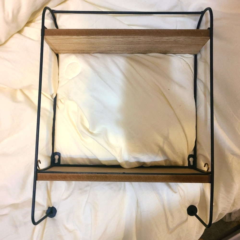 Wall shelf
